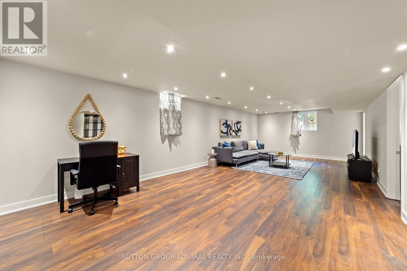 Photo 34 of 166 Ner Israel Drive, Vaughan ON