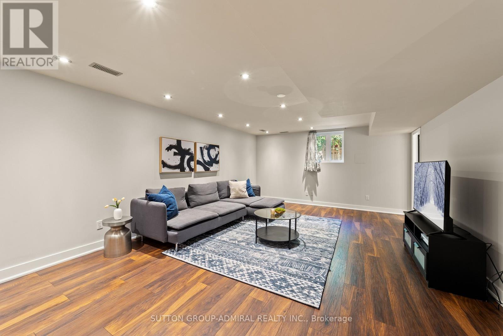 Photo 35 of 166 Ner Israel Drive, Vaughan ON