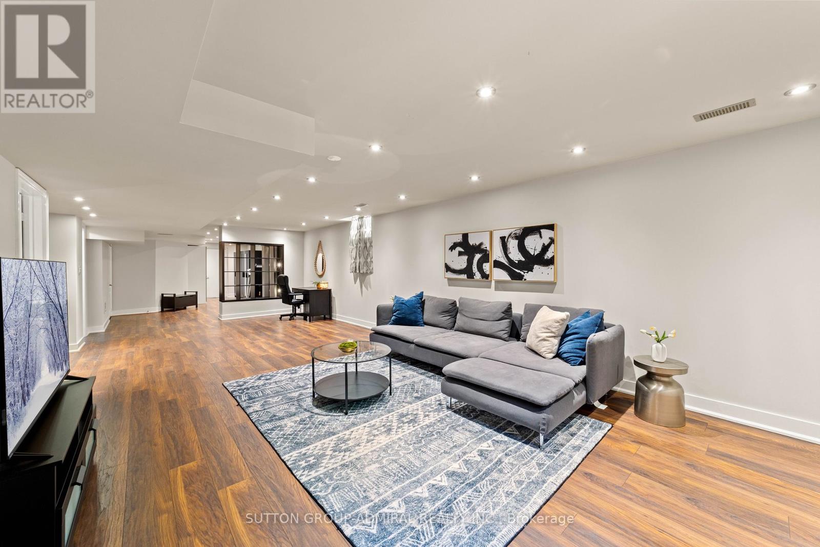 Photo 36 of 166 Ner Israel Drive, Vaughan ON
