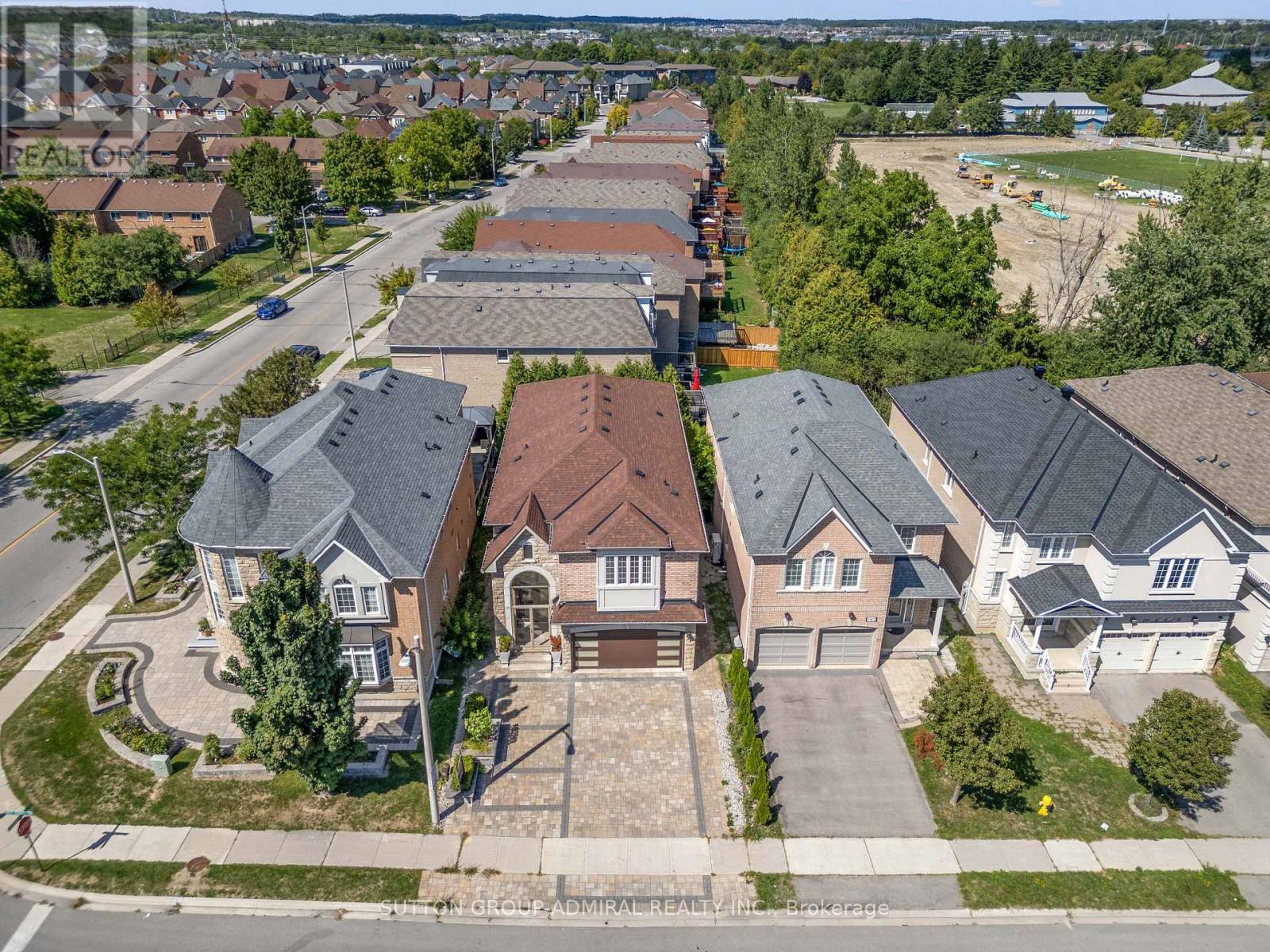 Photo 42 of 166 Ner Israel Drive, Vaughan ON