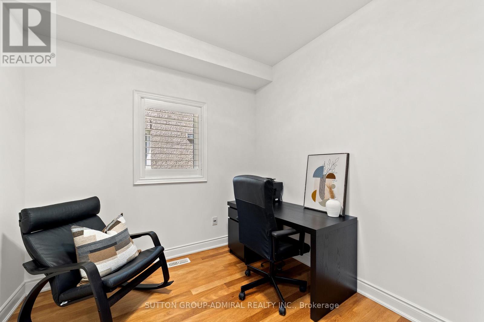 Photo 5 of 166 Ner Israel Drive, Vaughan ON