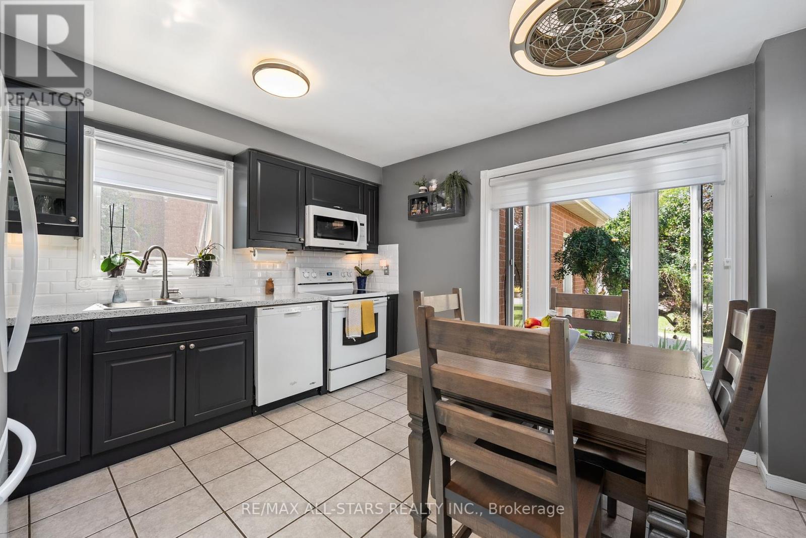Photo 12 of 41 Sherie Drive, Georgina ON