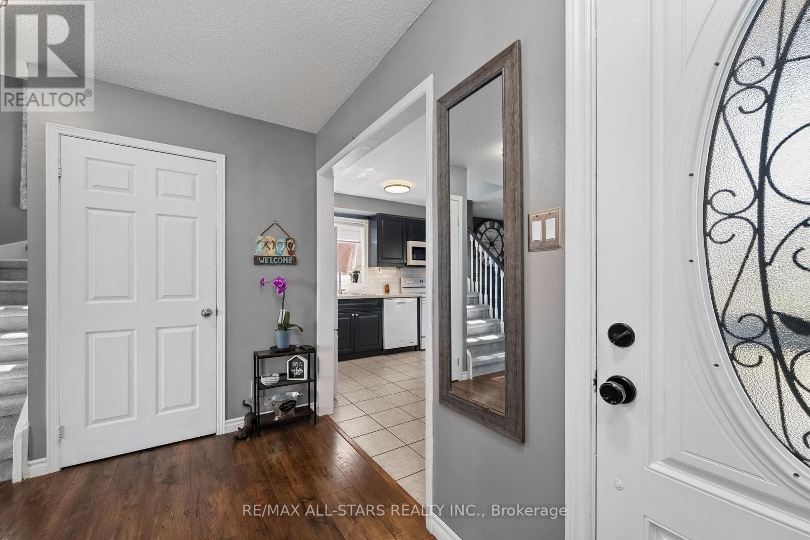 Photo 13 of 41 Sherie Drive, Georgina ON