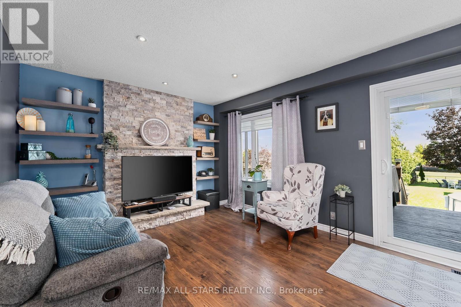 Photo 17 of 41 Sherie Drive, Georgina ON