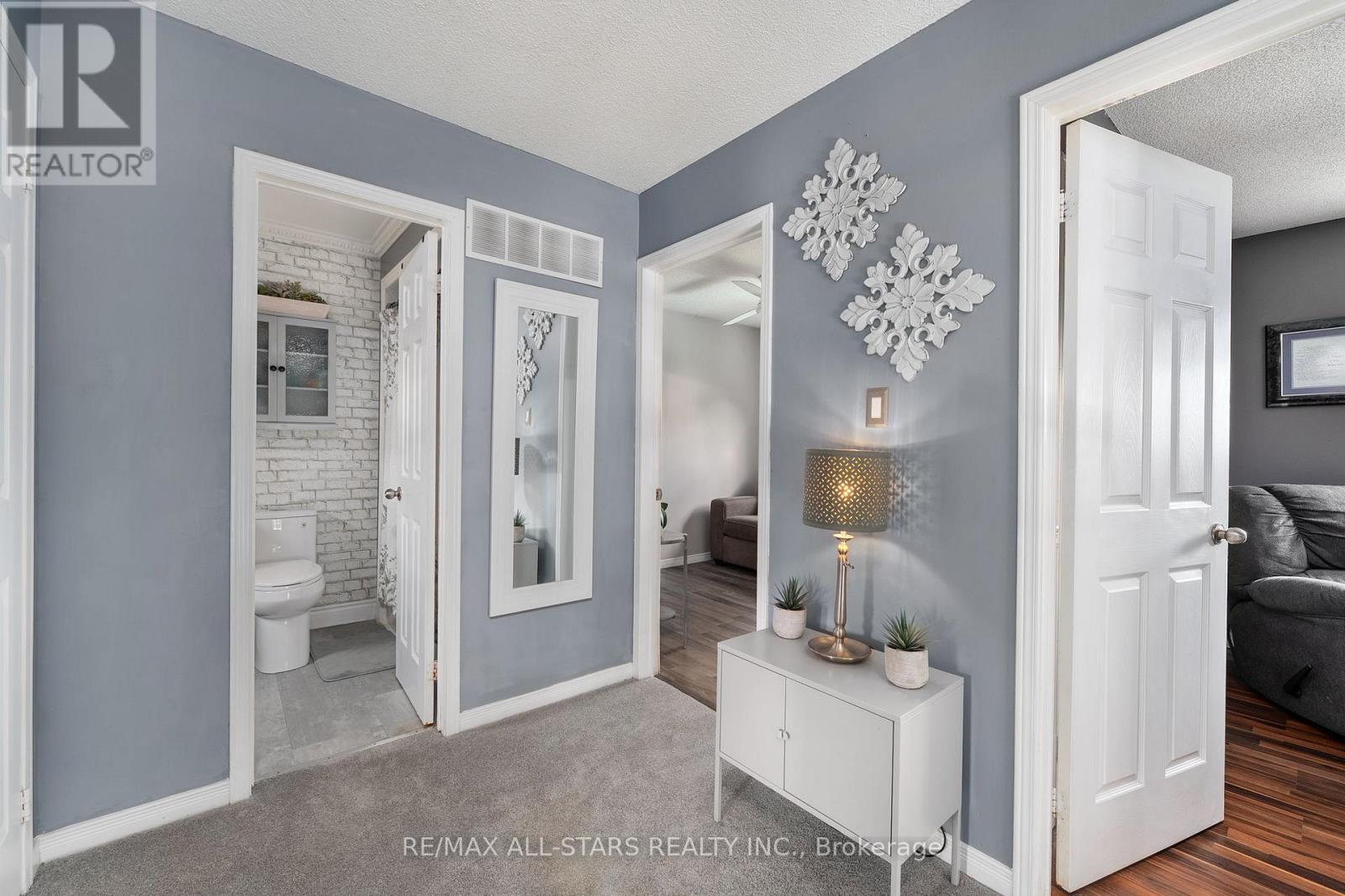 Photo 22 of 41 Sherie Drive, Georgina ON
