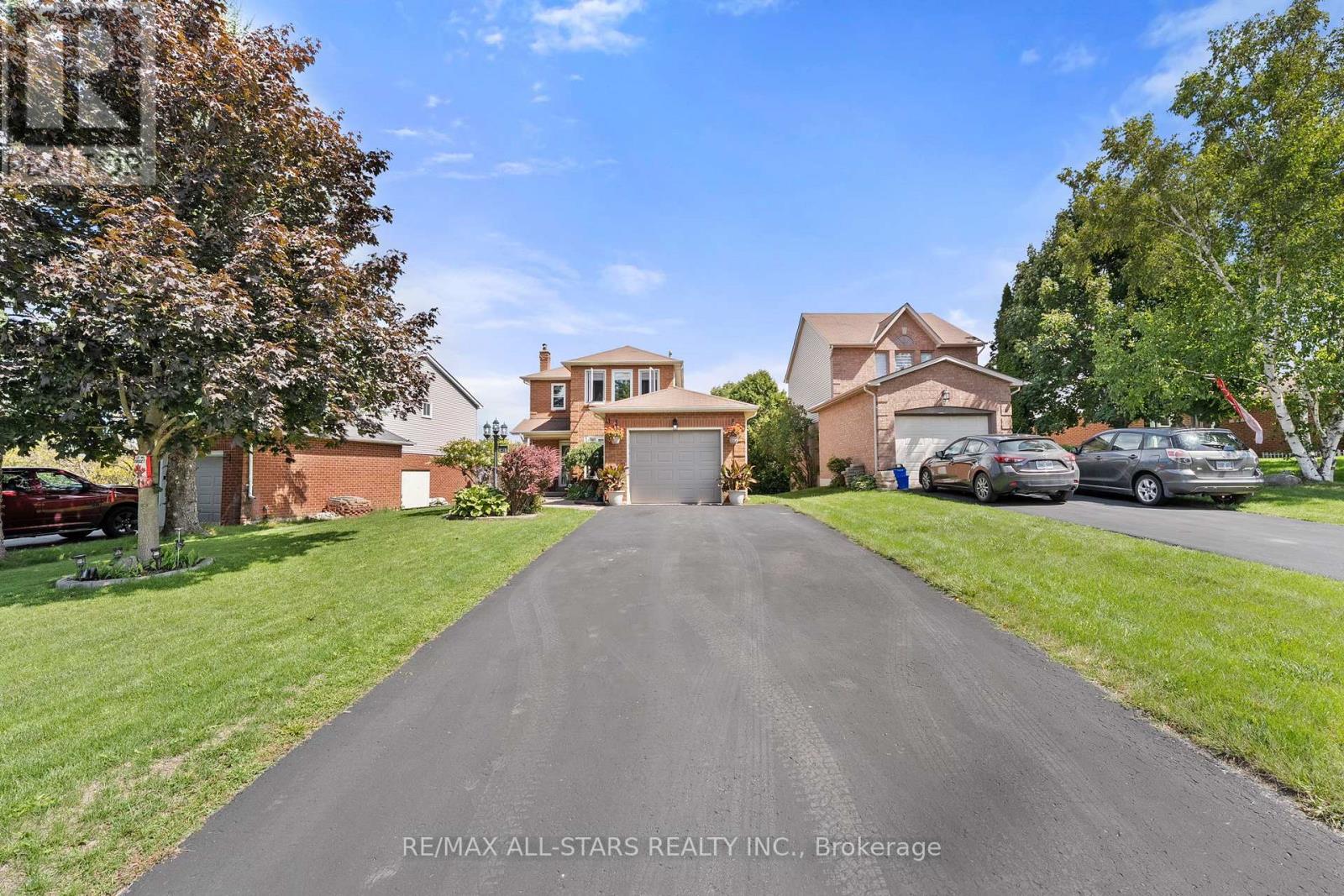Photo 3 of 41 Sherie Drive, Georgina ON