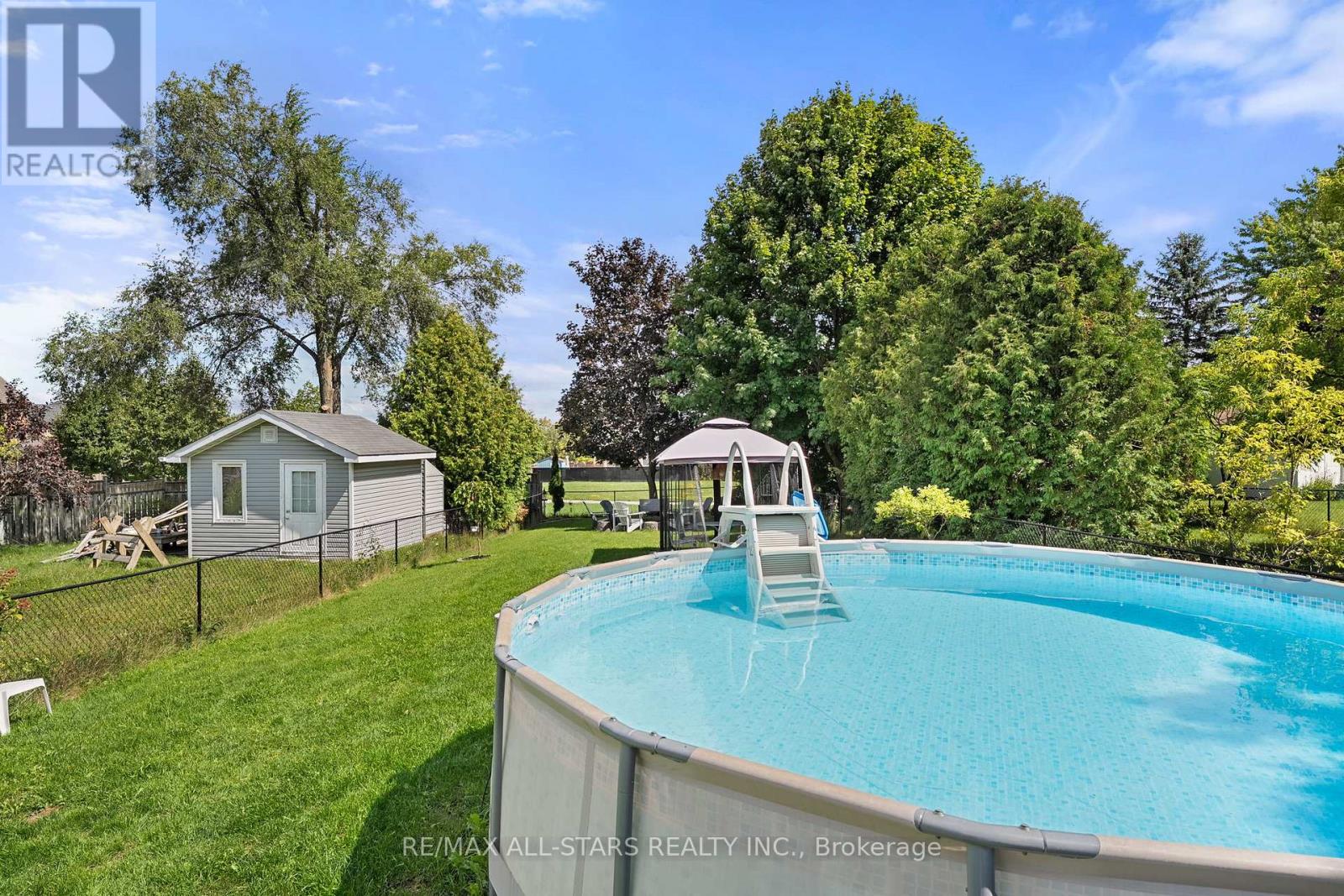 Photo 32 of 41 Sherie Drive, Georgina ON