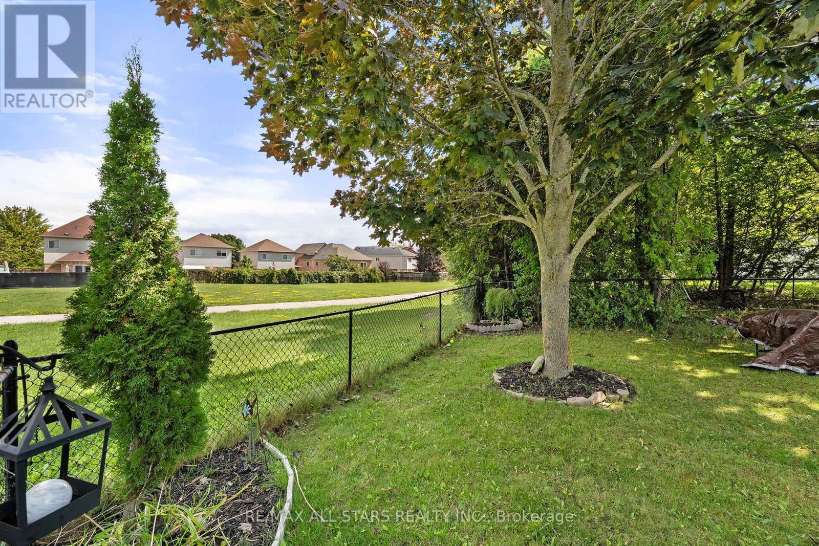 Photo 37 of 41 Sherie Drive, Georgina ON