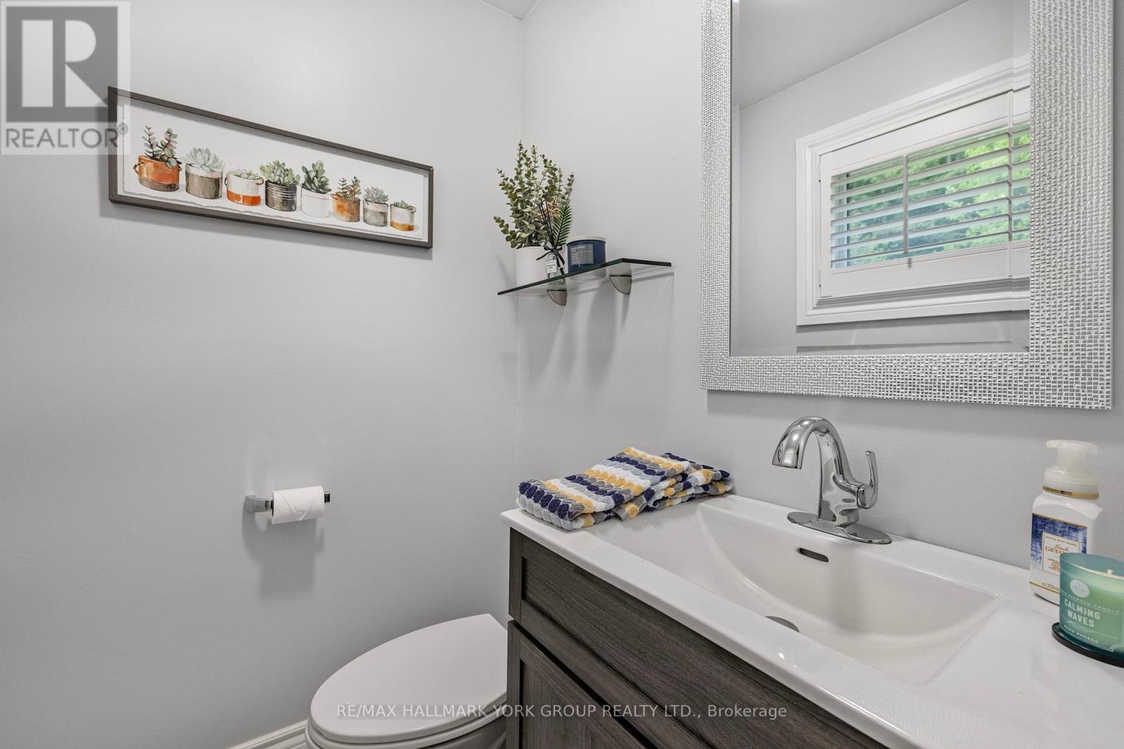 Photo 27 of 14 Anchor Court, East Gwillimbury ON