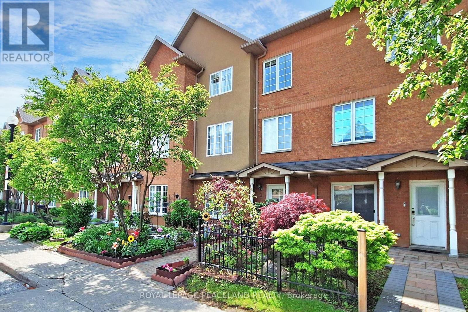 Photo 2 of 3 15 St Moritz Way, Markham ON