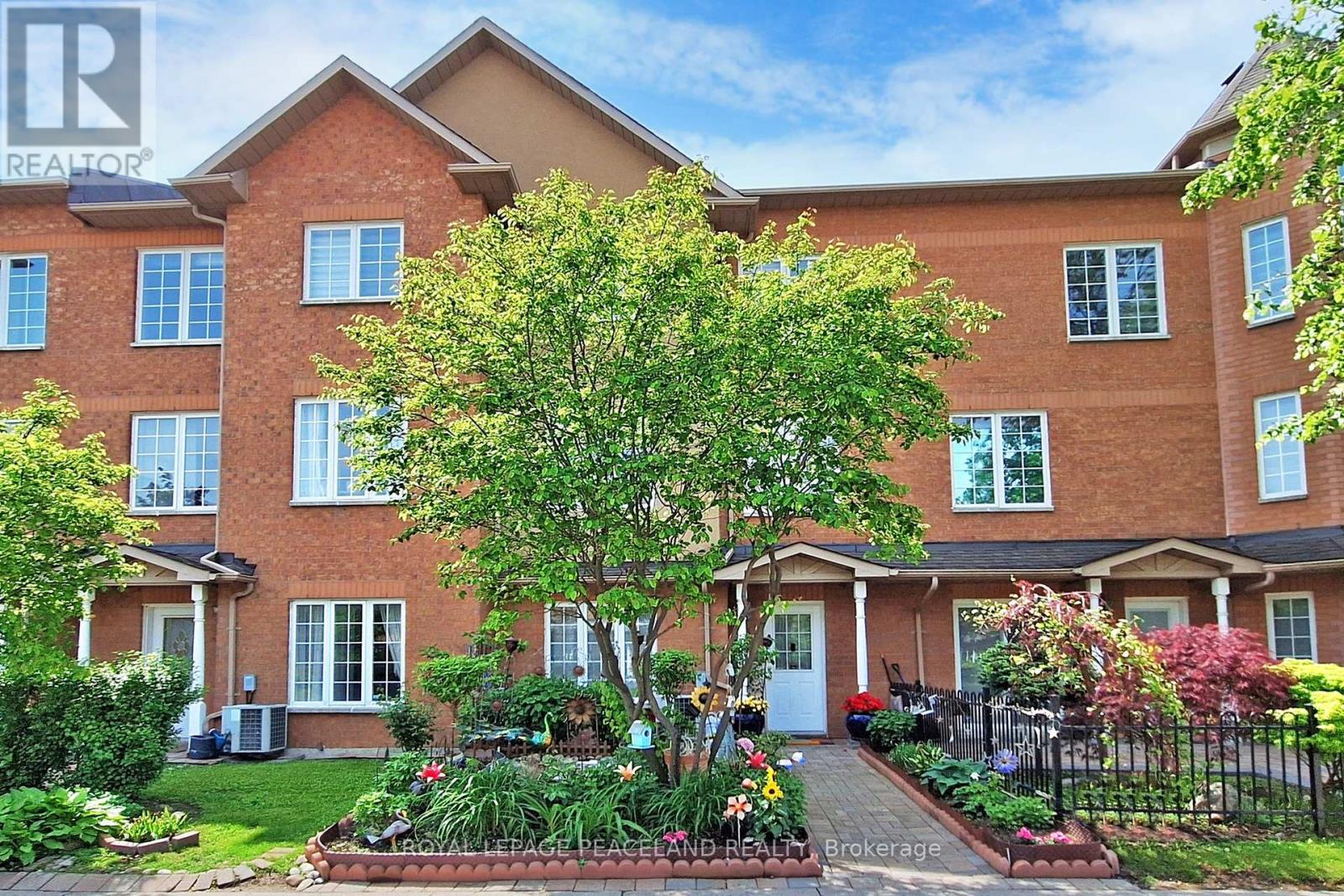 Photo 3 of 3 15 St Moritz Way, Markham ON
