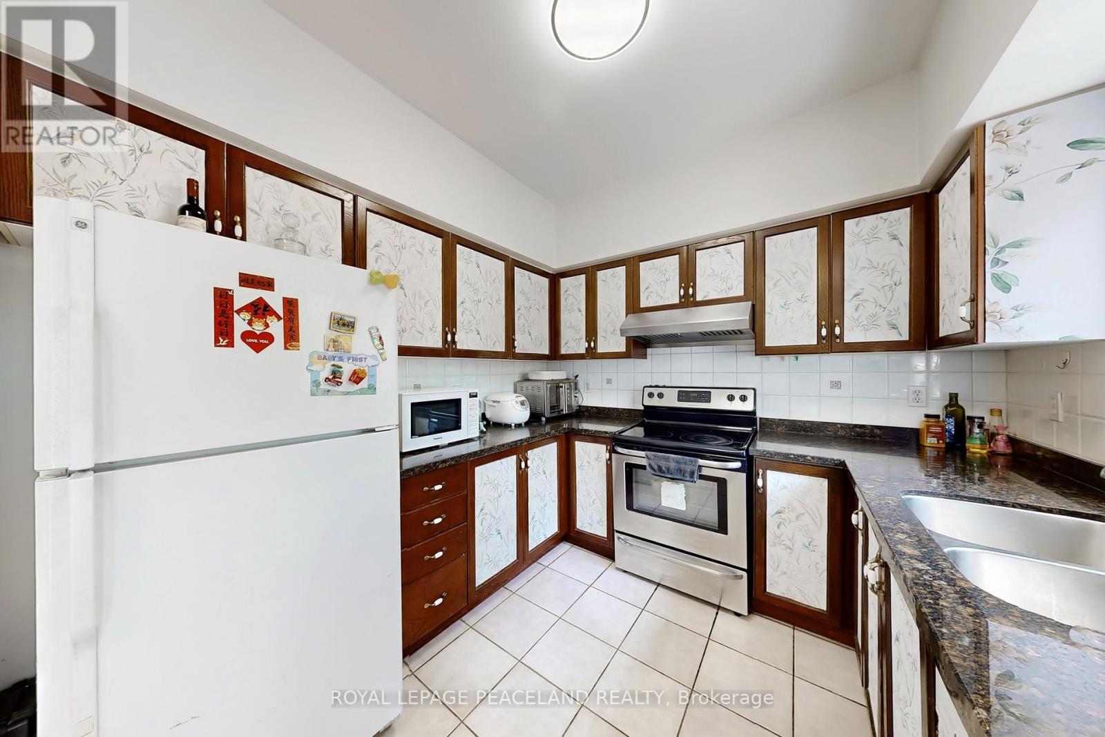 Photo 9 of 3 15 St Moritz Way, Markham ON