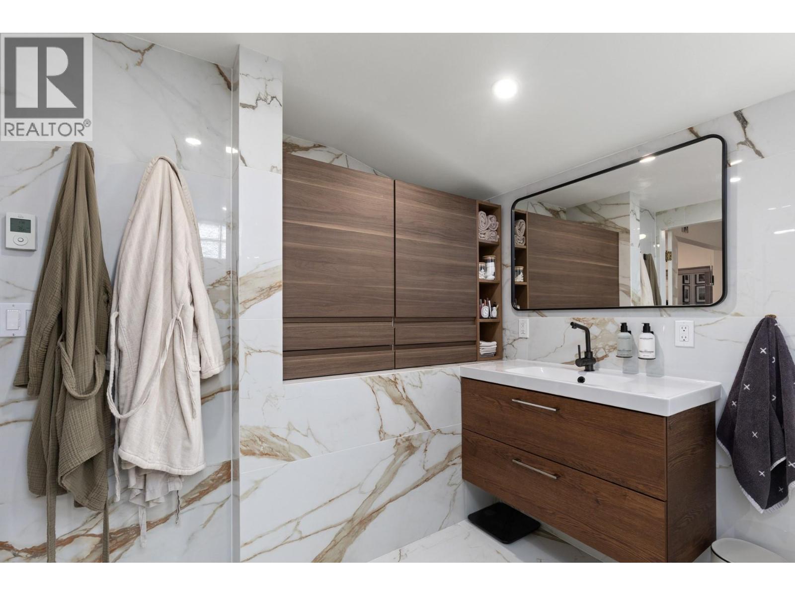 Photo 21 of 784 Lawrence Avenue, Kelowna BC