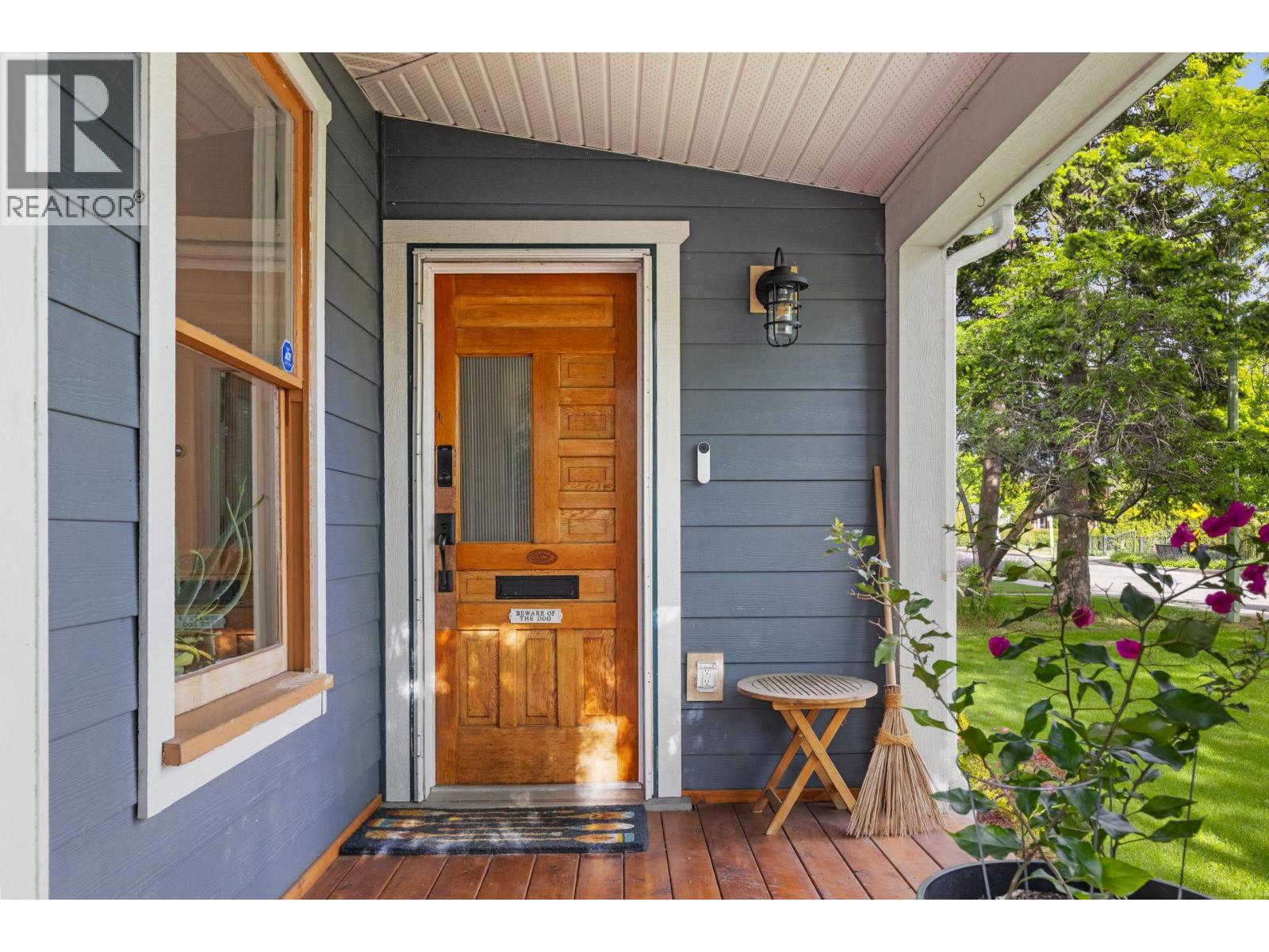 Photo 3 of 784 Lawrence Avenue, Kelowna BC