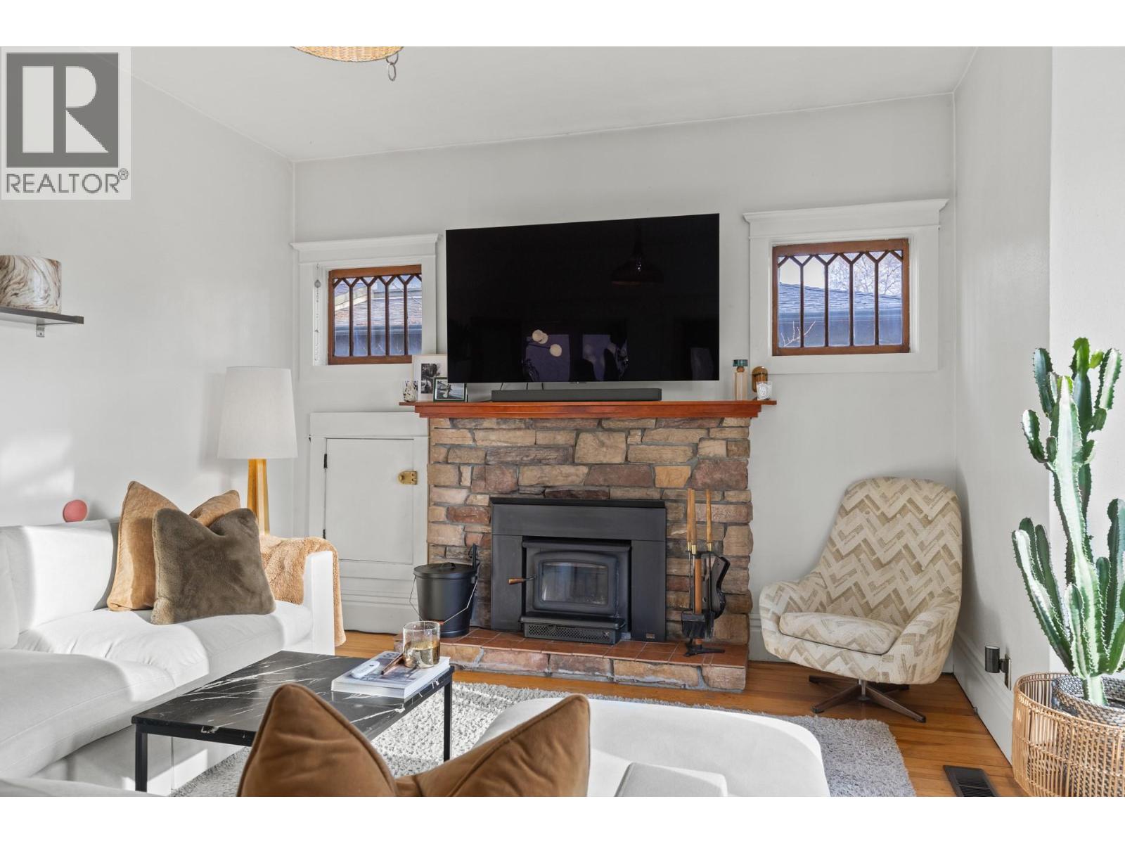 Photo 7 of 784 Lawrence Avenue, Kelowna BC