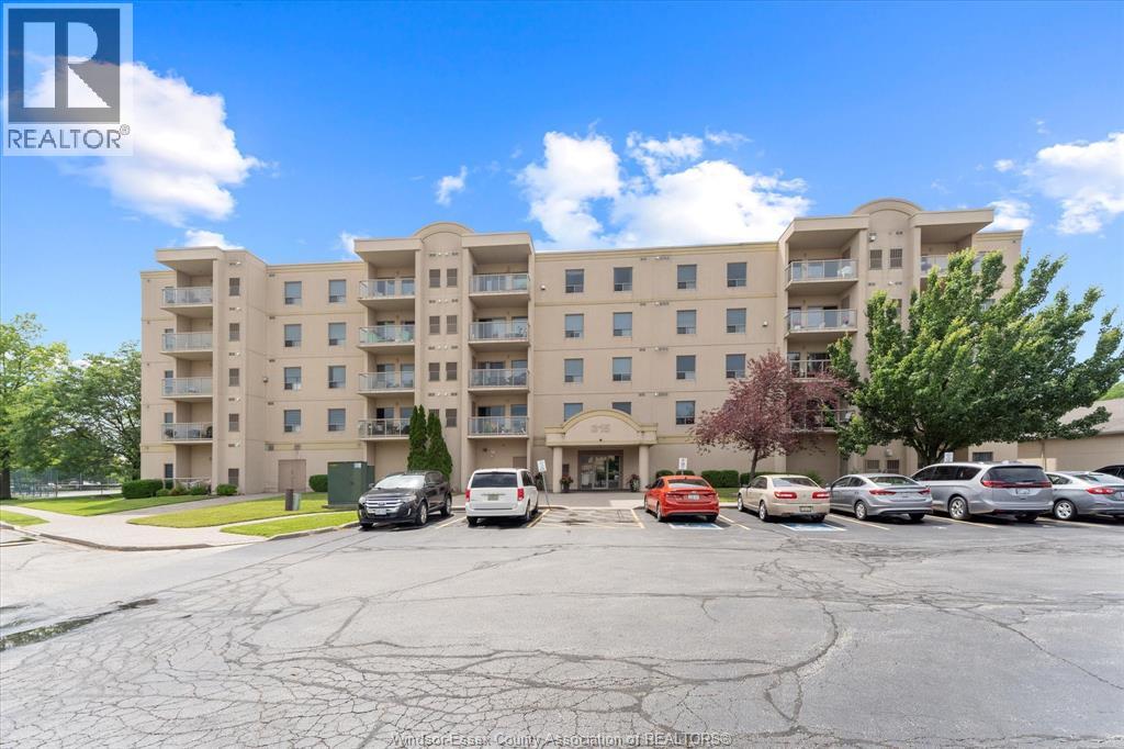 Photo 1 of 315 Village Grove Unit 505, Tecumseh ON