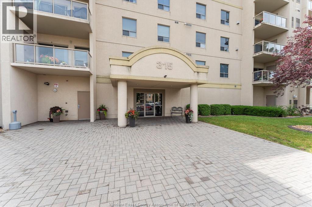 Photo 4 of 315 Village Grove Unit 505, Tecumseh ON