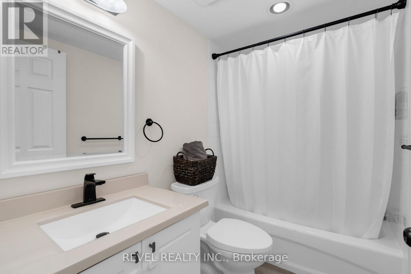 Photo 15 of 206 107 Bond Street, Orillia ON