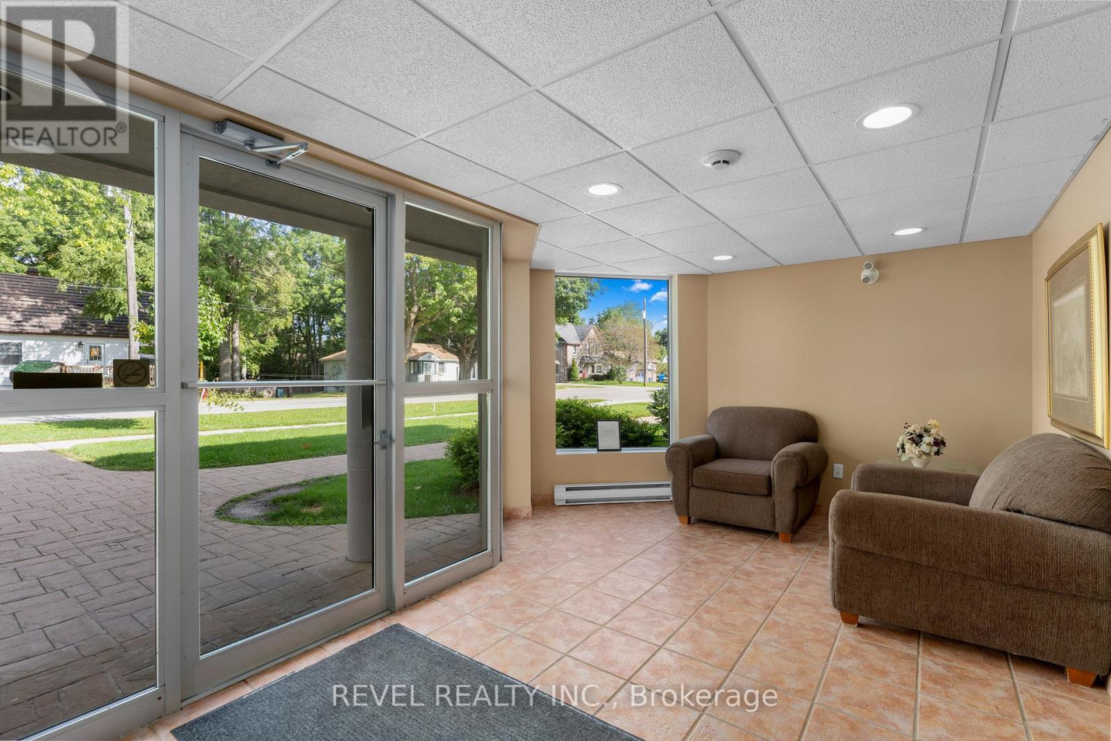 Photo 17 of 206 107 Bond Street, Orillia ON
