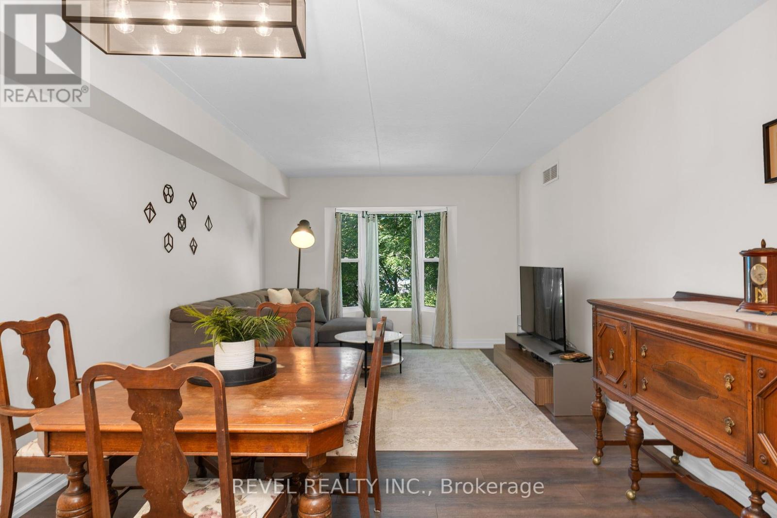 Photo 6 of 206 107 Bond Street, Orillia ON