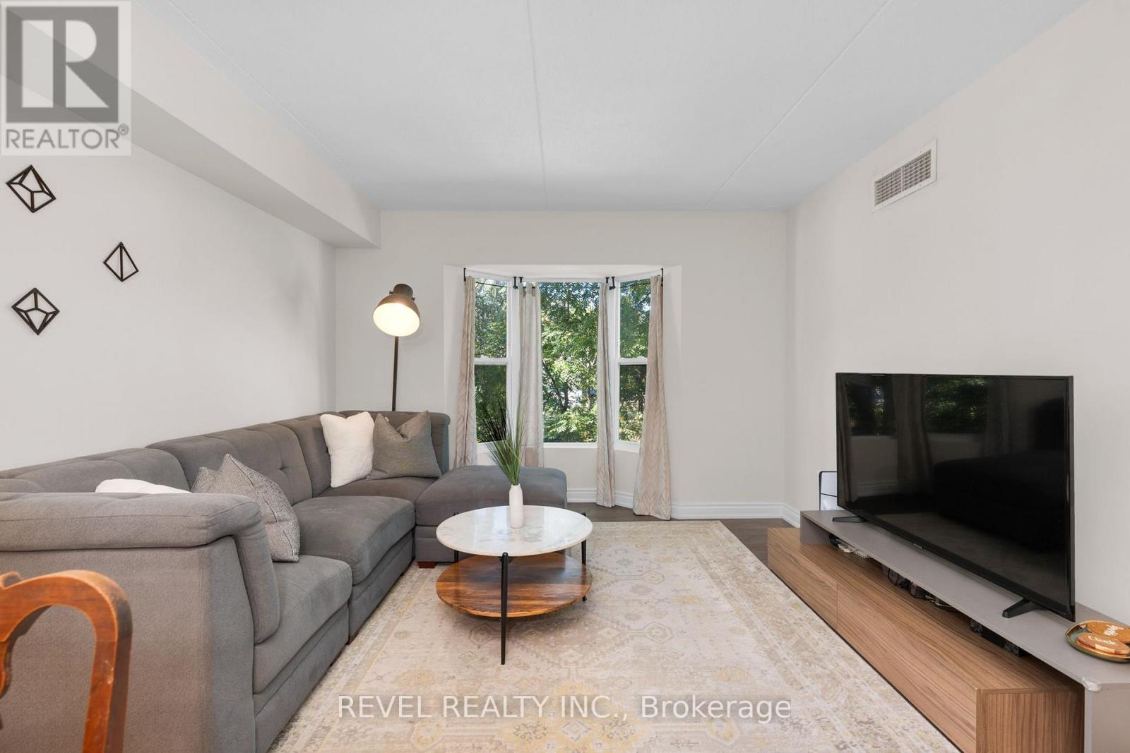 Photo 7 of 206 107 Bond Street, Orillia ON