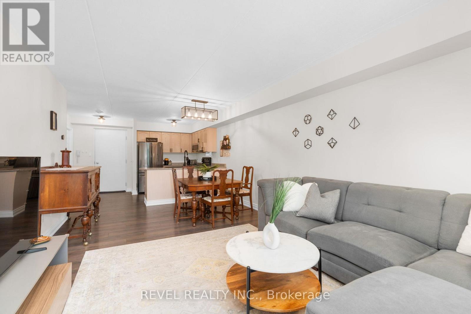 Photo 8 of 206 107 Bond Street, Orillia ON