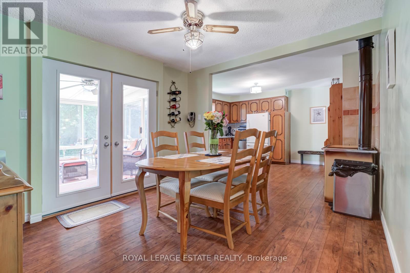 Photo 10 of 107 Nicole Boulevard, Tiny ON