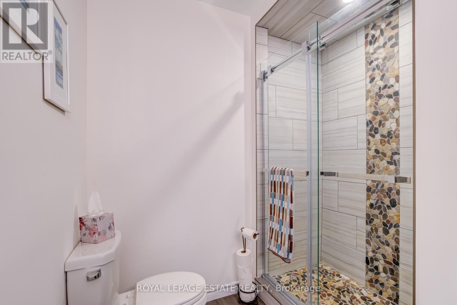 Photo 20 of 107 Nicole Boulevard, Tiny ON