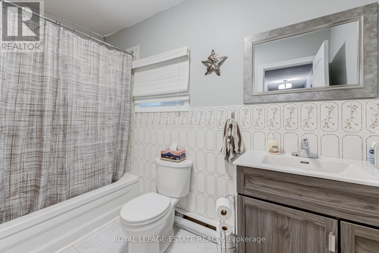 Photo 23 of 107 Nicole Boulevard, Tiny ON