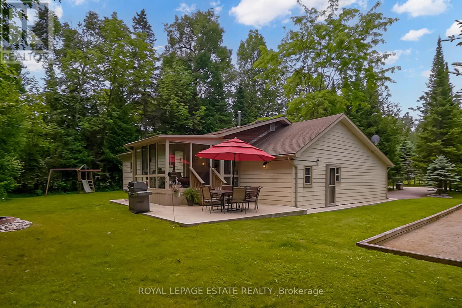 Photo 29 of 107 Nicole Boulevard, Tiny ON