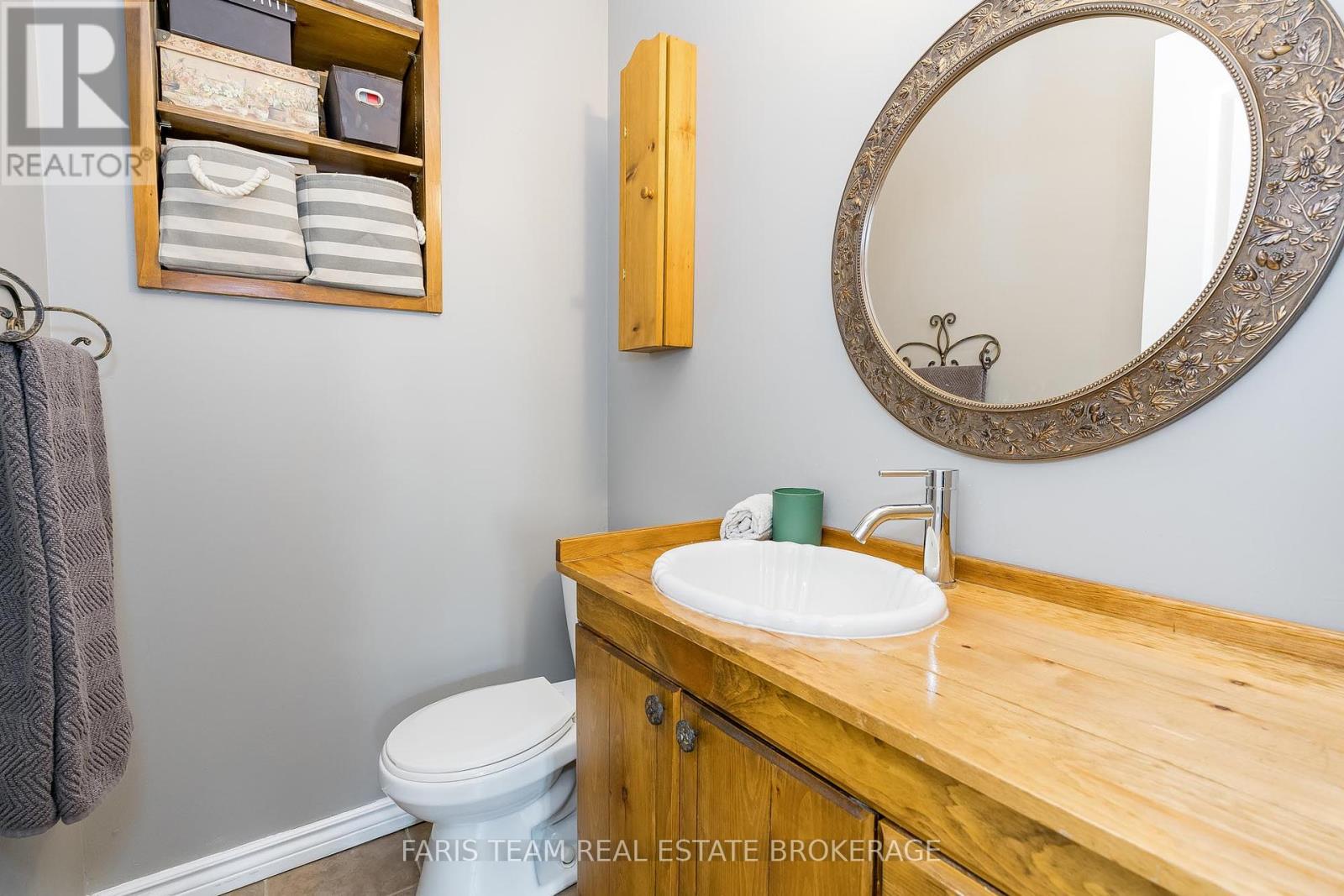 Photo 12 of 41 Mcdougall Drive, Barrie ON