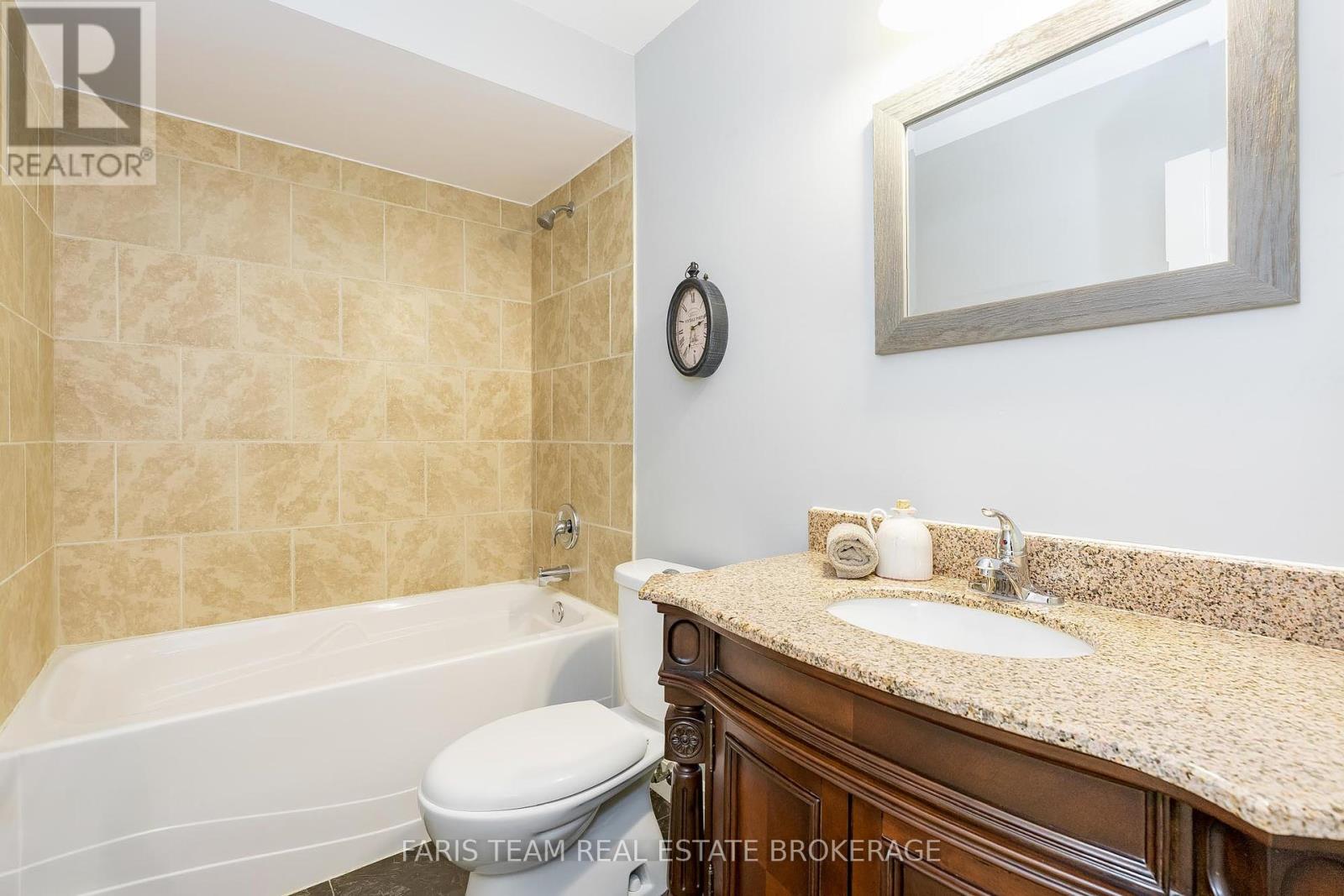 Photo 15 of 41 Mcdougall Drive, Barrie ON