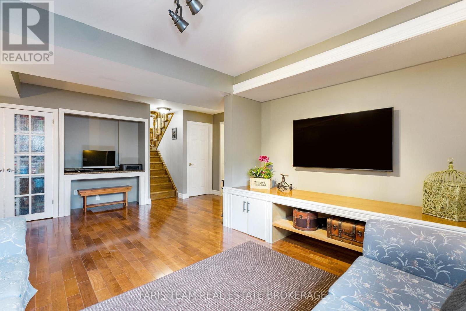 Photo 17 of 41 Mcdougall Drive, Barrie ON