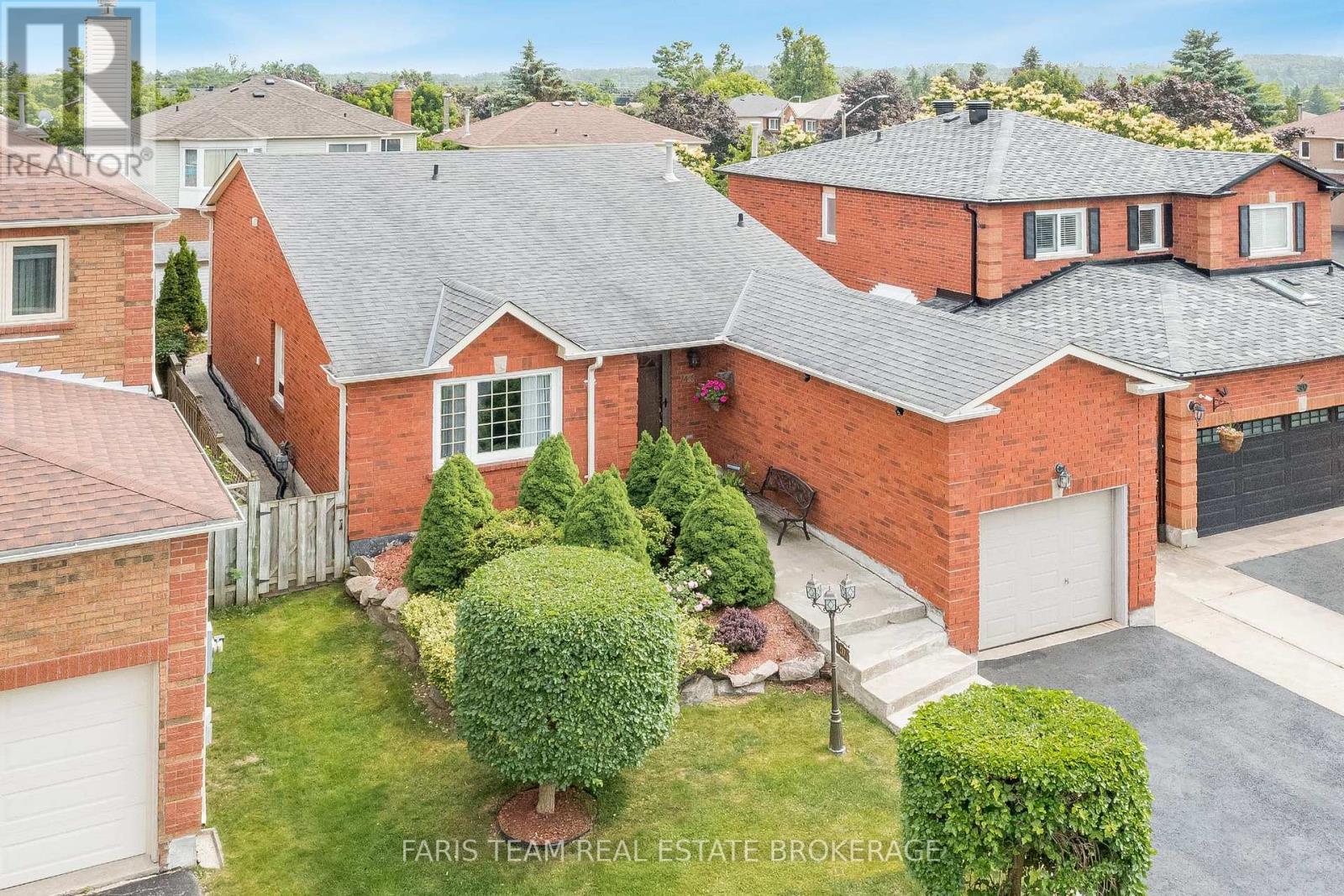 Photo 2 of 41 Mcdougall Drive, Barrie ON