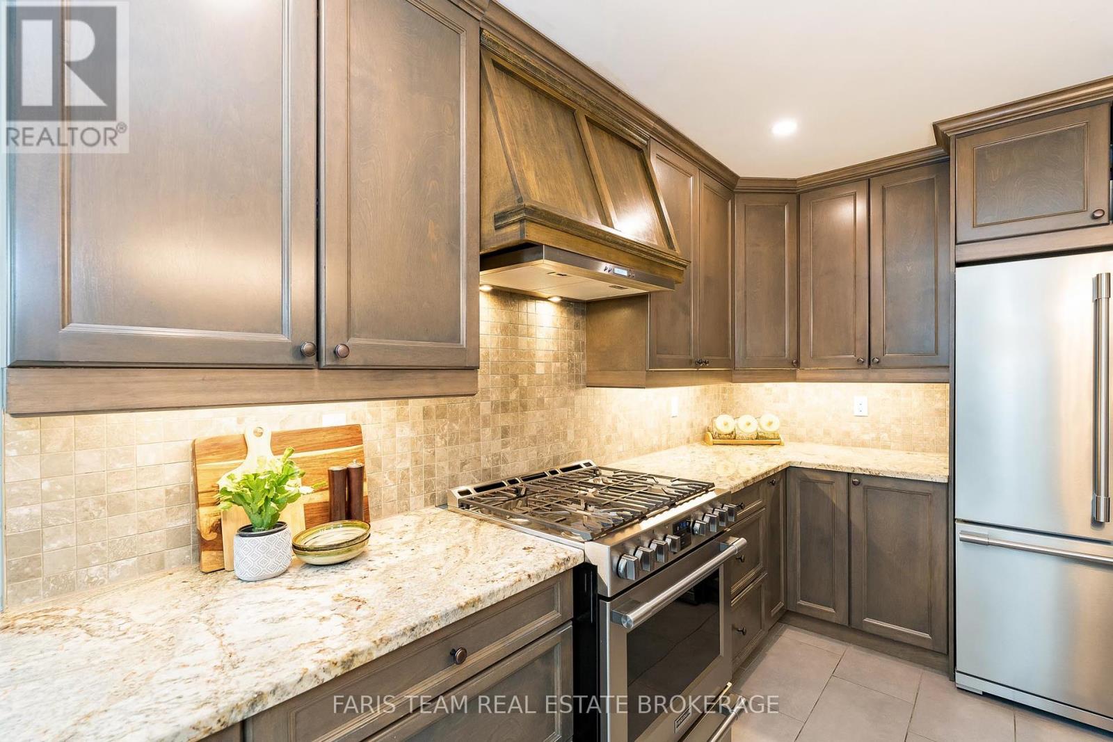 Photo 4 of 41 Mcdougall Drive, Barrie ON