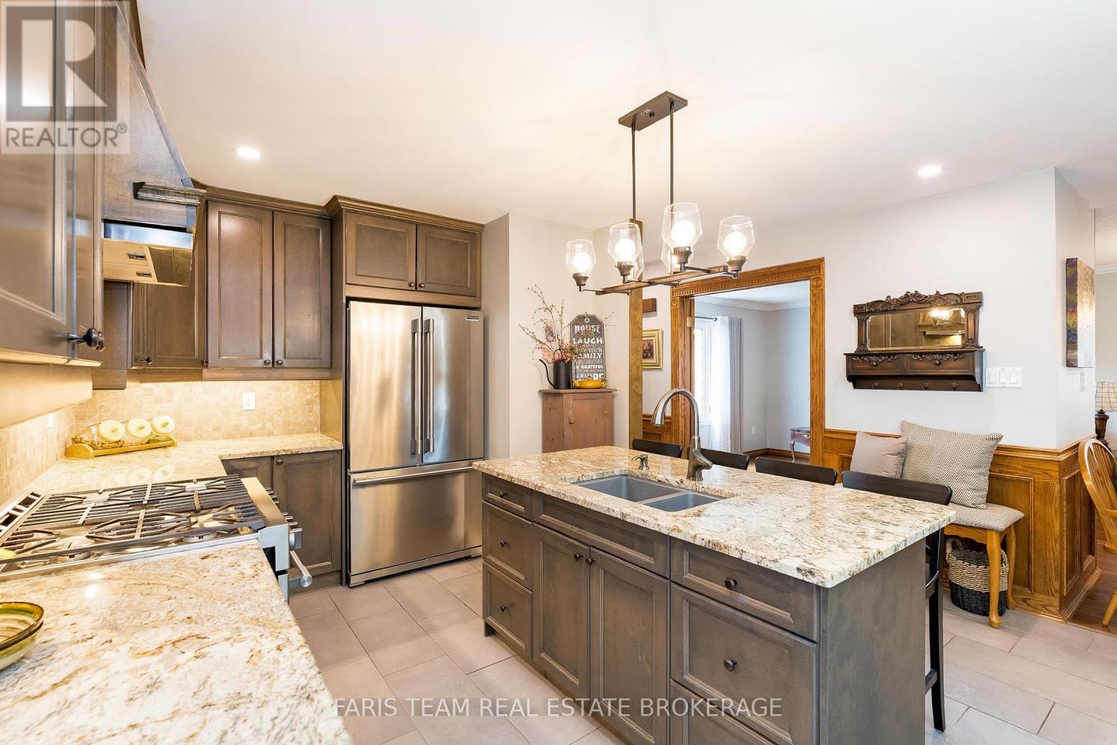 Photo 6 of 41 Mcdougall Drive, Barrie ON
