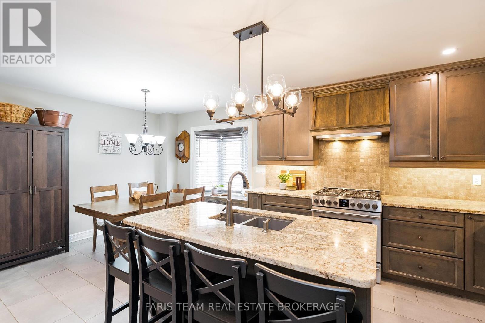 Photo 7 of 41 Mcdougall Drive, Barrie ON