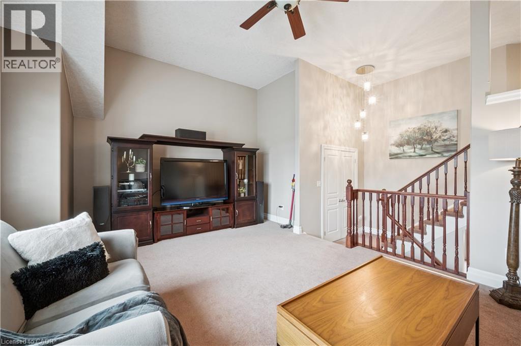 Photo 15 of 957 Banffshire Court, Kitchener ON