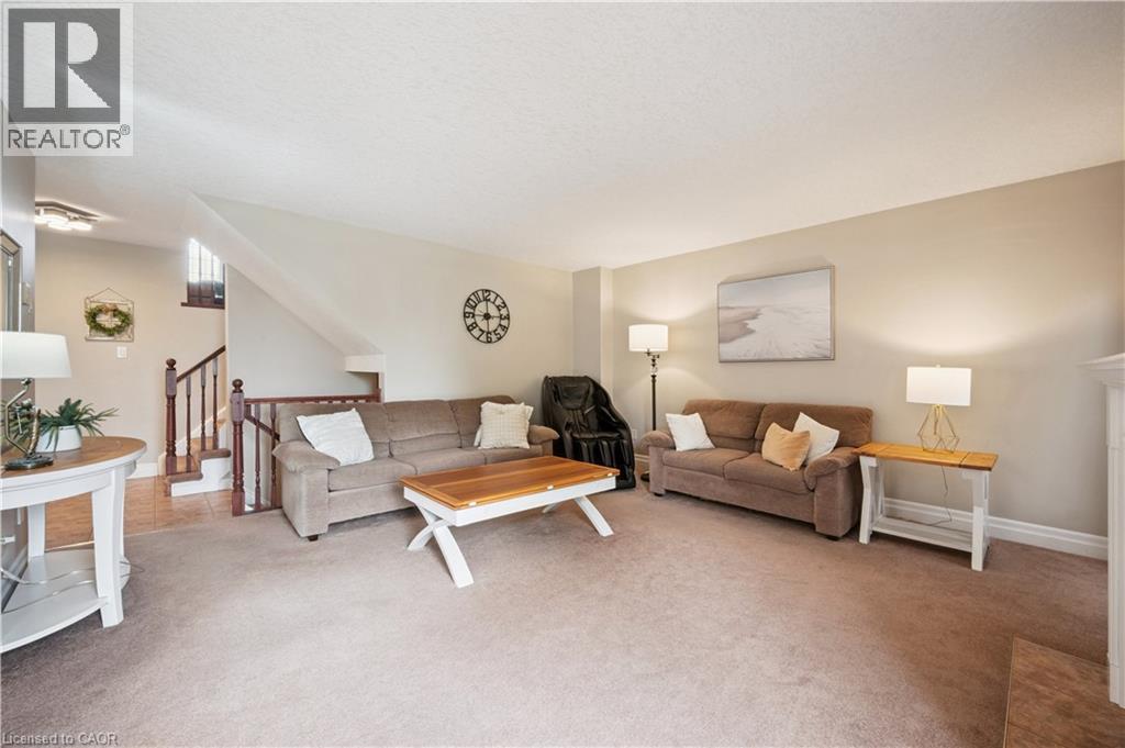Photo 7 of 957 Banffshire Court, Kitchener ON