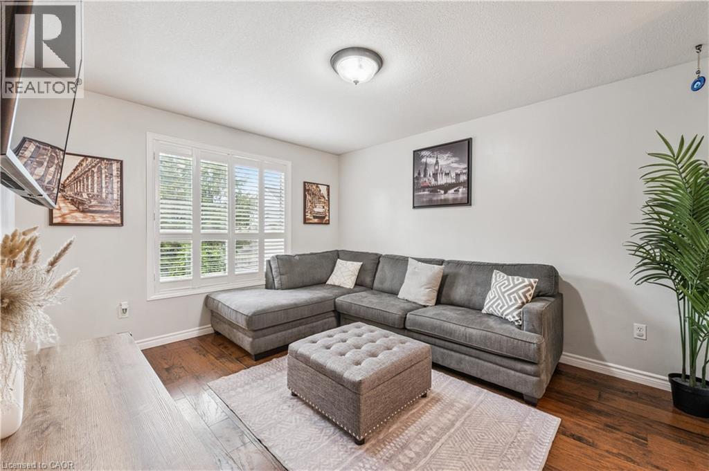 Photo 6 of 96 Kent Street, Cambridge ON