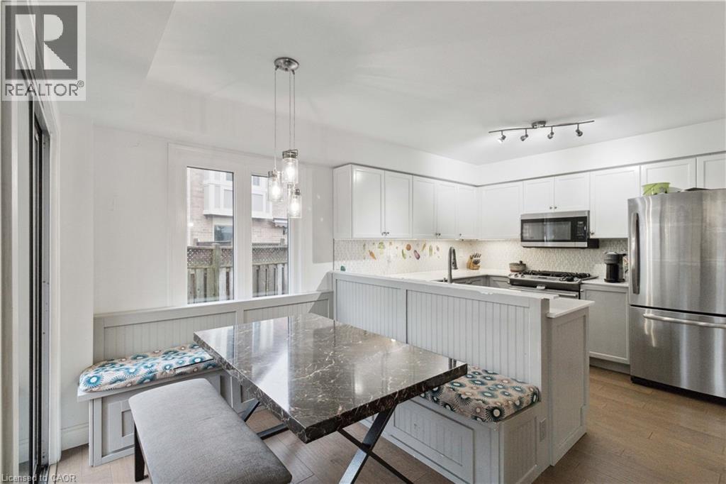 Photo 9 of 2245 Pathfinder Dr Drive, Burlington ON