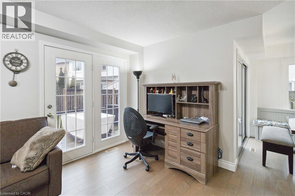 Photo 12 of 2245 Pathfinder Dr Drive, Burlington ON