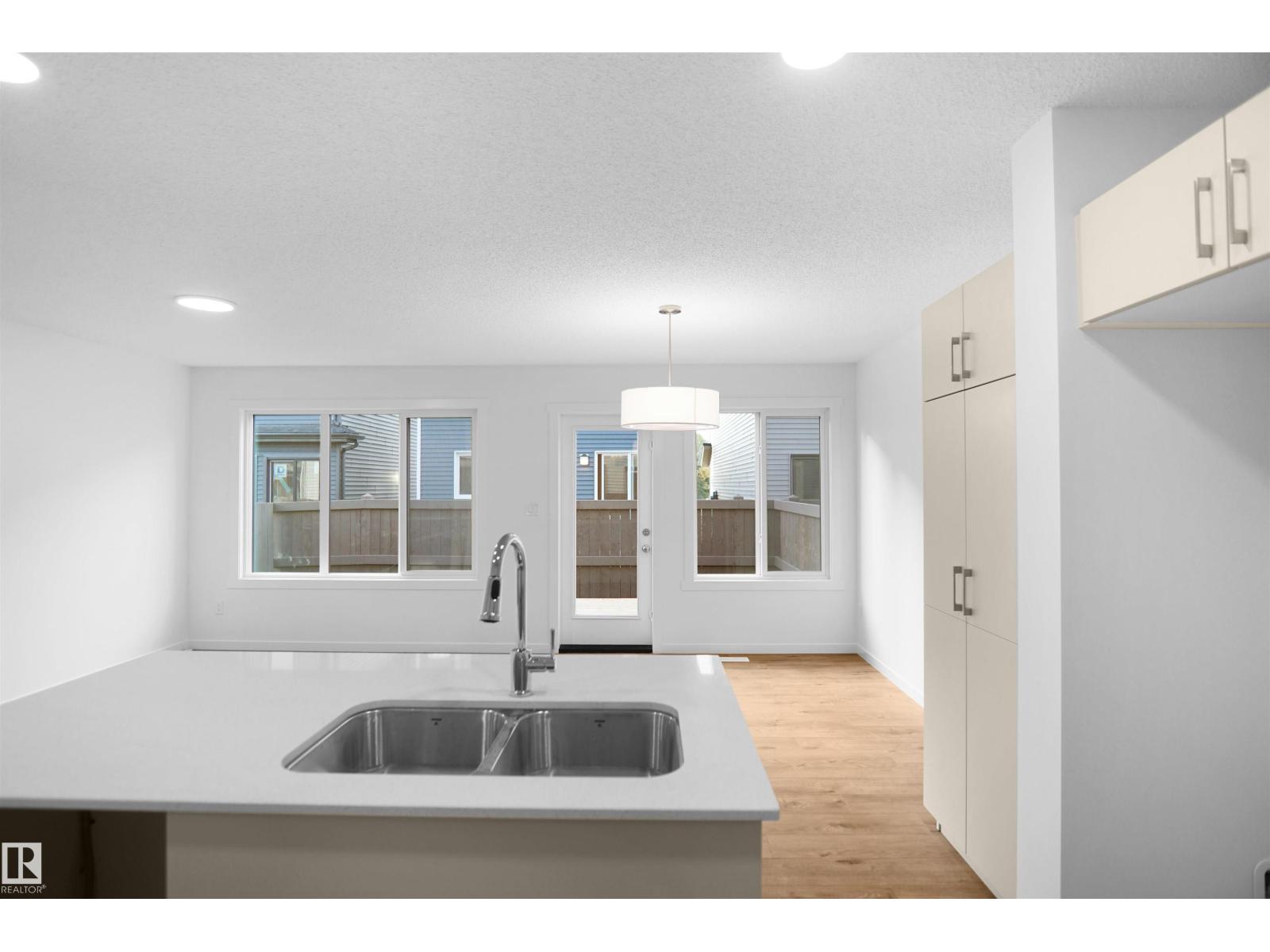 Photo 14 of 29 1430 Aster Wy Nw, Edmonton AB