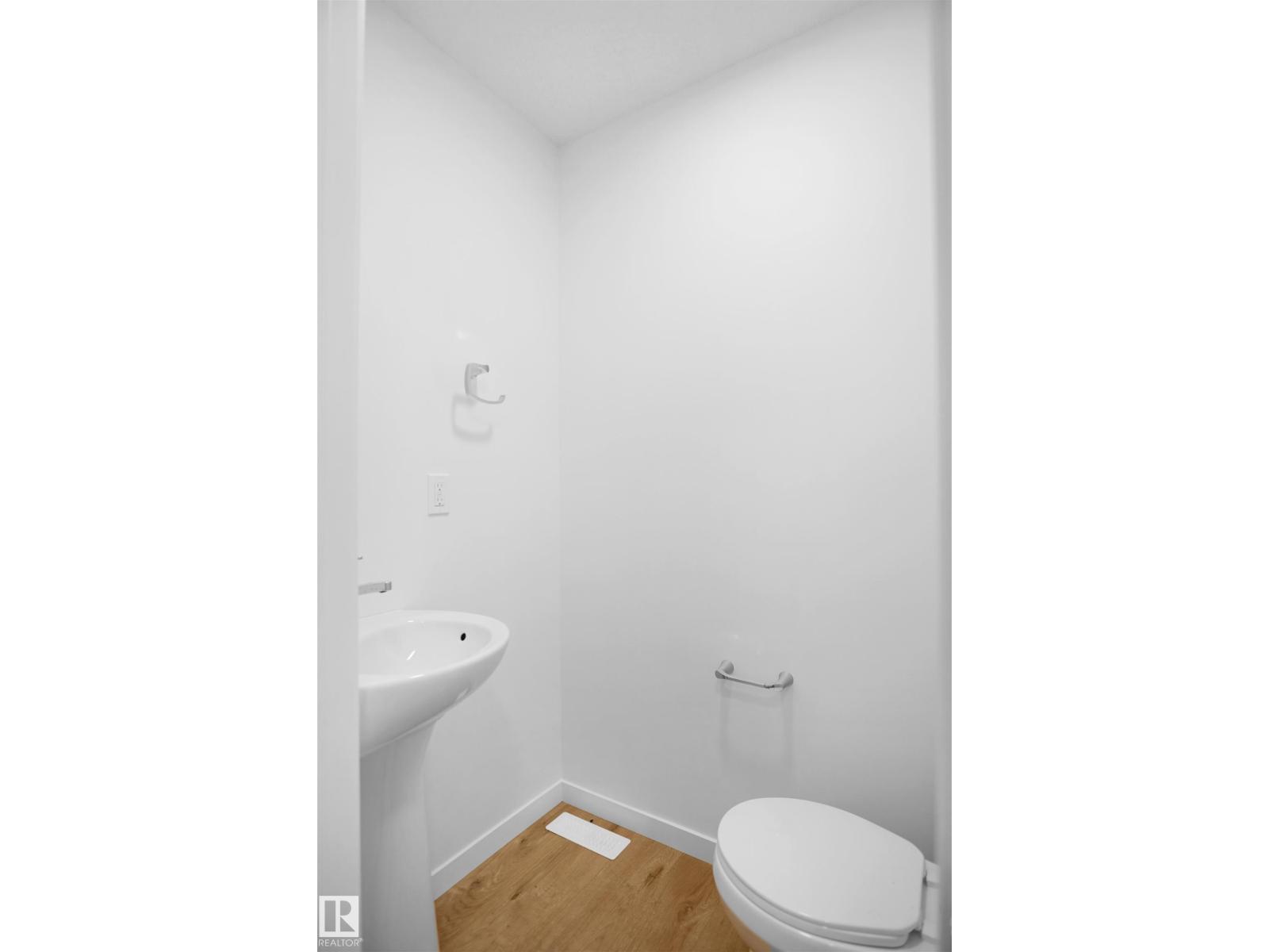 Photo 4 of 29 1430 Aster Wy Nw, Edmonton AB