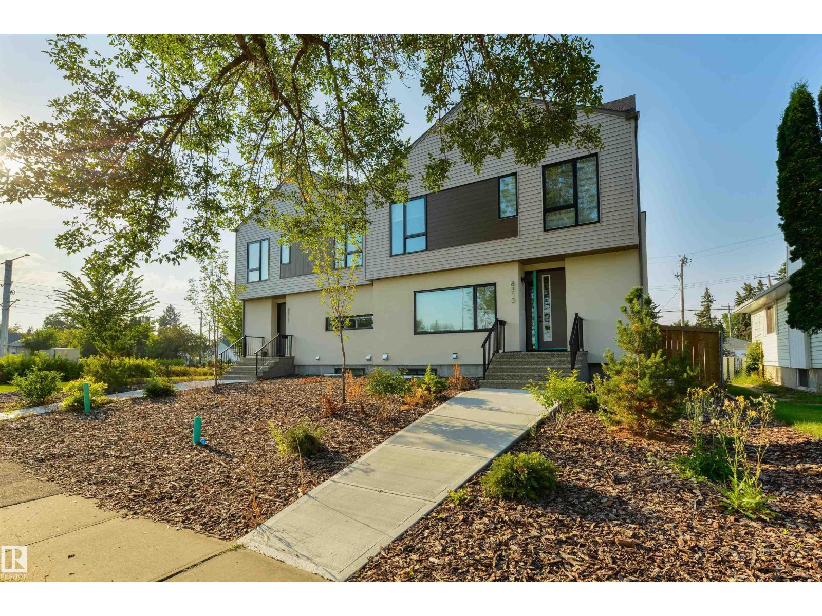 Photo 8 of 8311 8313 76 Av Nw, Edmonton AB