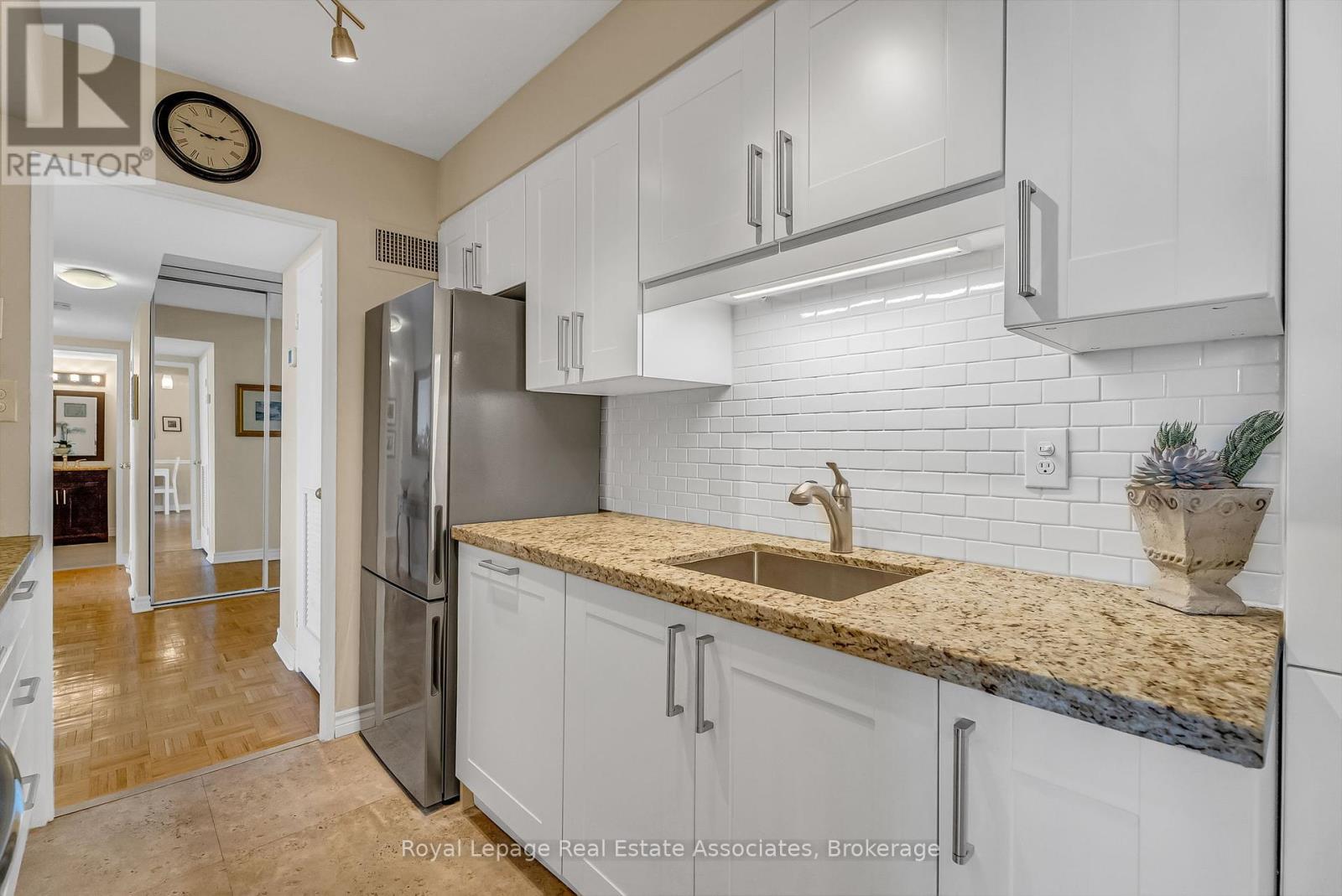 Photo 17 of 611 1333 Bloor Street E, Mississauga ON