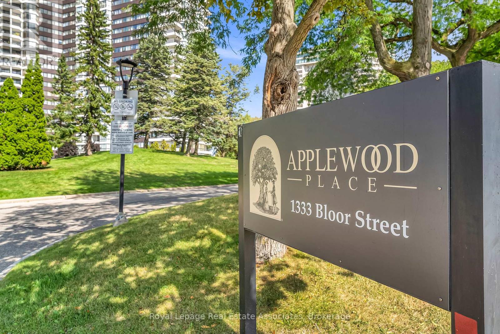 Photo 2 of 611 1333 Bloor Street E, Mississauga ON