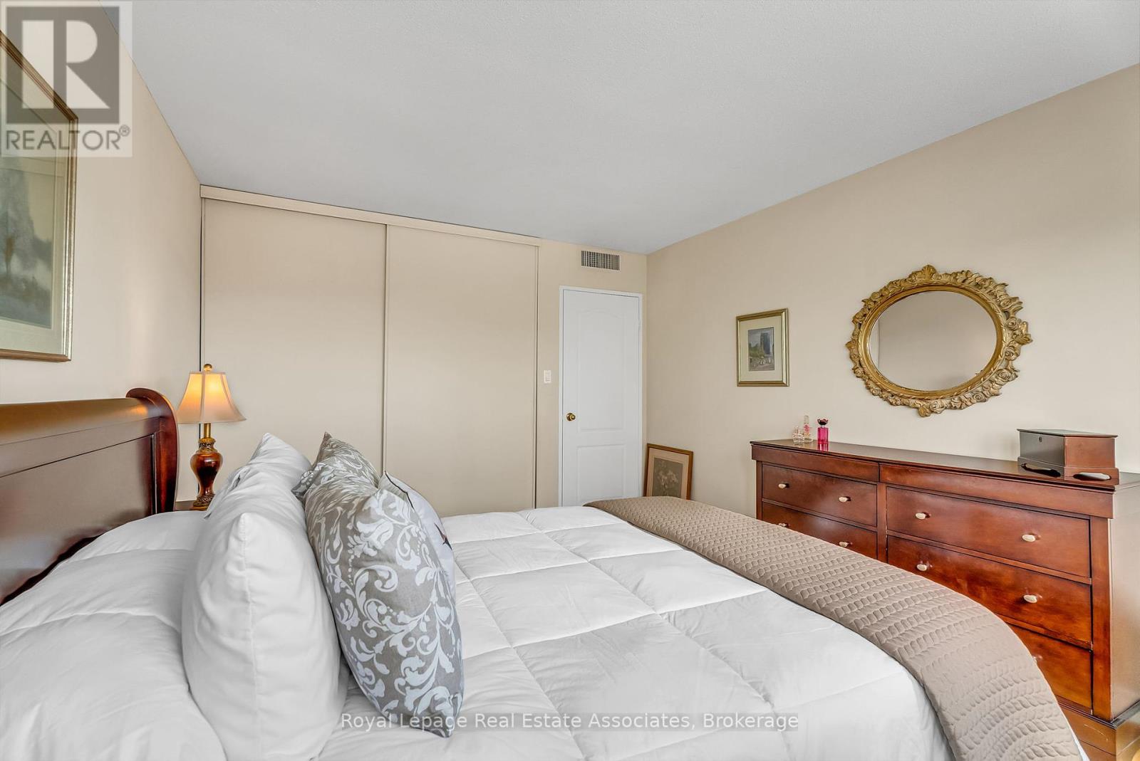 Photo 25 of 611 1333 Bloor Street E, Mississauga ON