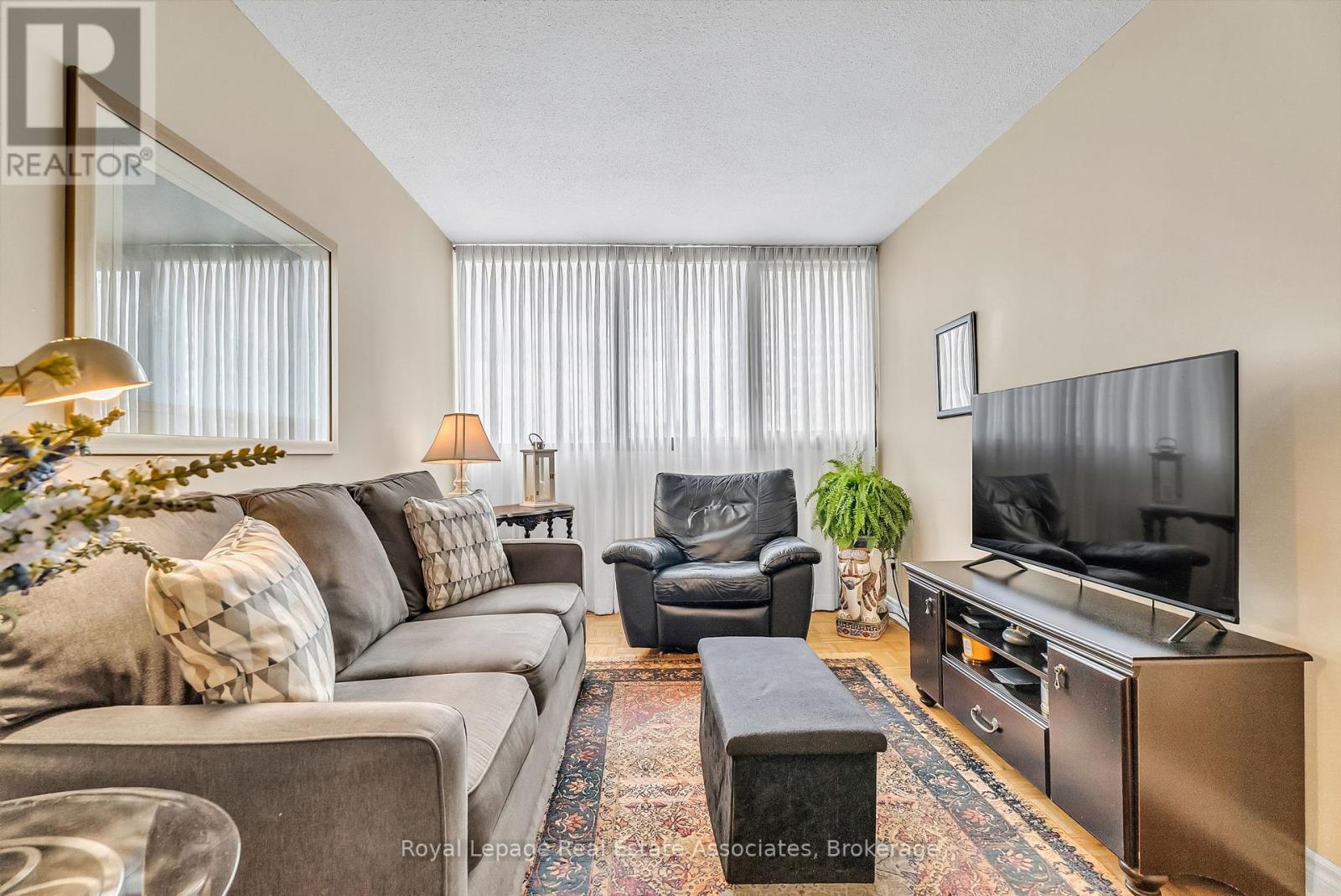 Photo 33 of 611 1333 Bloor Street E, Mississauga ON