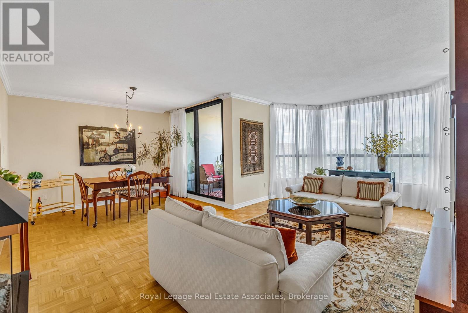 Photo 8 of 611 1333 Bloor Street E, Mississauga ON